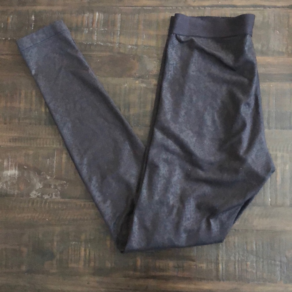 CLEAROUT ITEM!! Nike Leggings